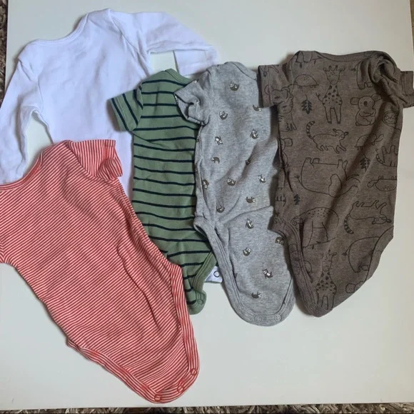 Carter’s Set of Baby Bodysuits - Picture 3 of 7